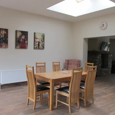 Lakeview Courtyard Holiday home